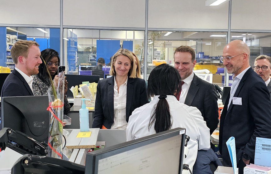 2 ministres en visite au siège de Starkey France